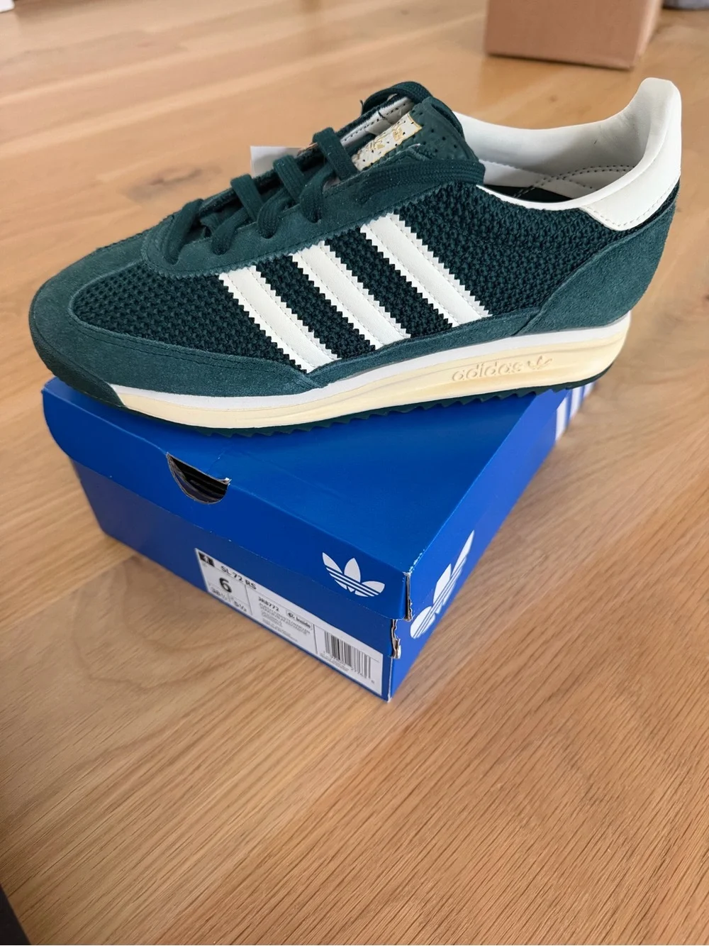 ✨BRAND NEW✨ MENS adidas Dark Green and White Classic Campus Sneakers